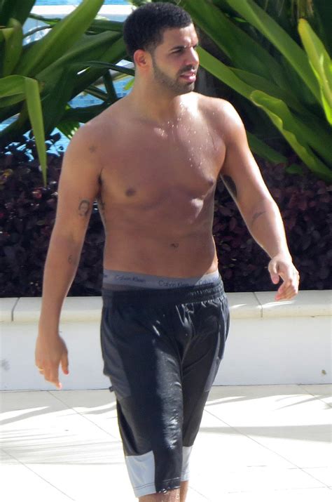 drakes dick pictures|Drake Seems to React to NSFW Leaked Video of Him on a Bed。